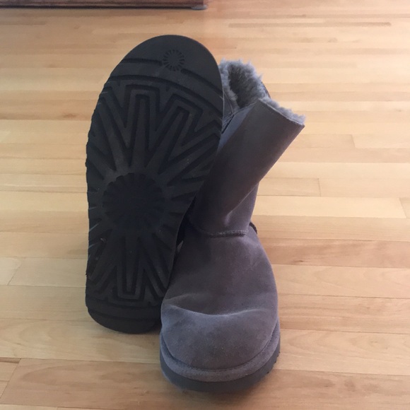 Ugg boot with lace up detail on the side - Picture 4 of 5